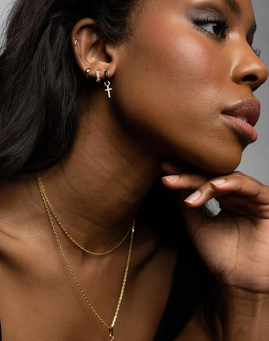 Editor Medium Hoop Earrings 25mm – J&CO Jewellery
